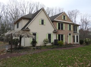 305 Country Club Dr, Mountain Top, PA 18707