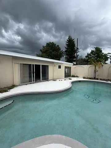 4 bed, 3.0 bath, 2396 sqft, $1,027 — Photo 3
