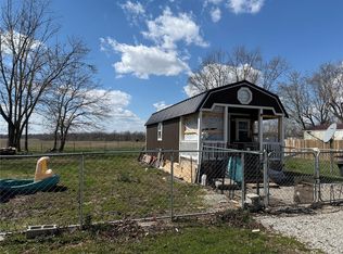 219 S West St, Brownstown, IL 62418