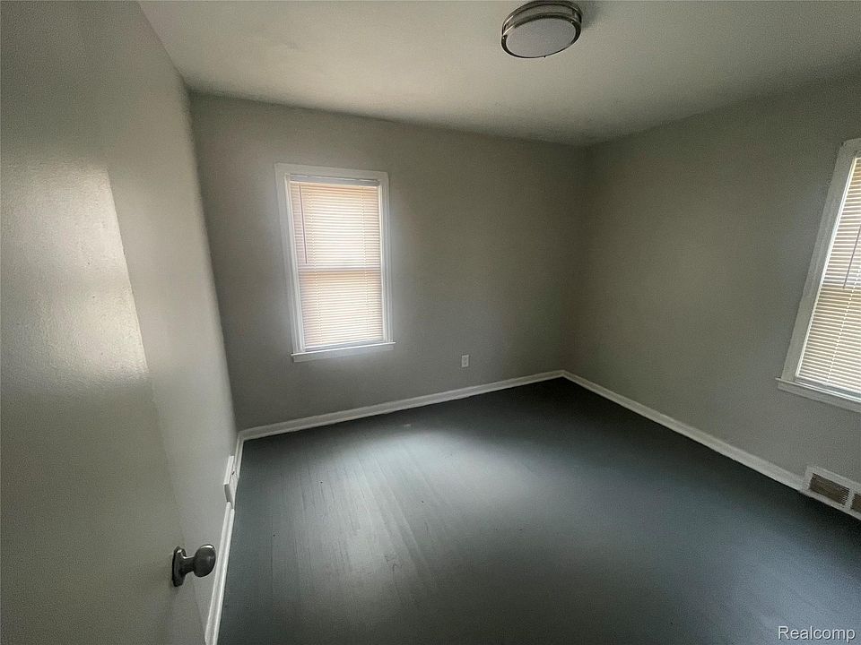 24055 Florence St, photo 8