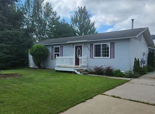2715 7th Pl, Escanaba, MI 49829