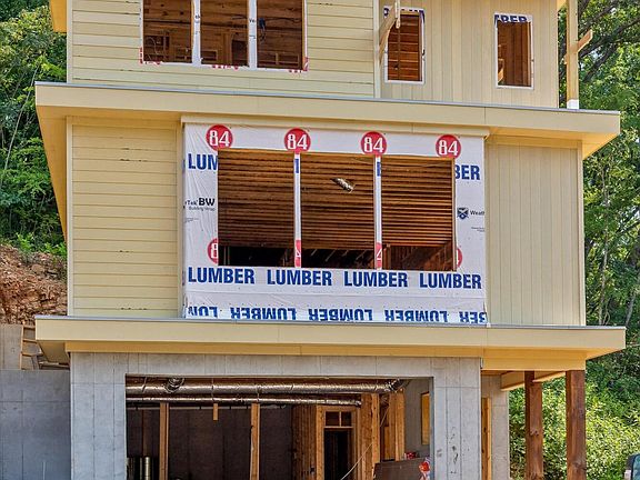4th image of 202 Lullwater Rd