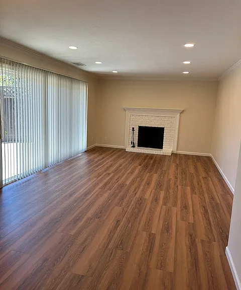 982 Almanor Ct #982 — Photo 5