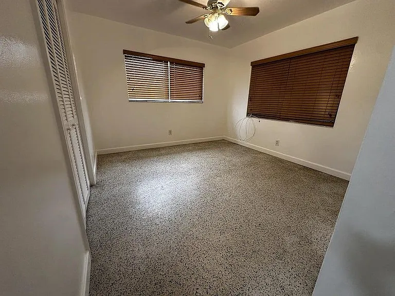 950 E Dayton Cir — Photo 5
