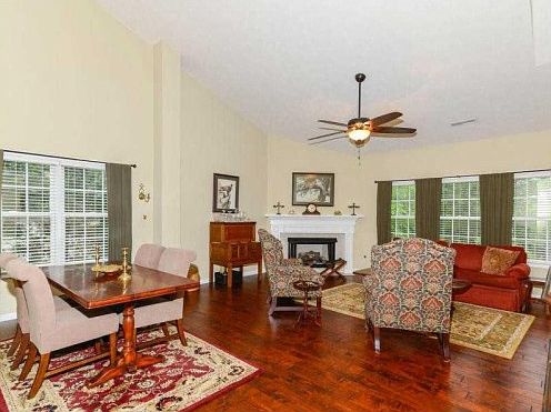 5th image of 1327 Monmouth Dr