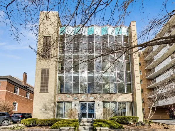 938 North Blvd APT 408, Oak Park, IL 60301