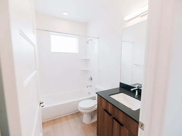 404 S Main St #201 — Photo 7