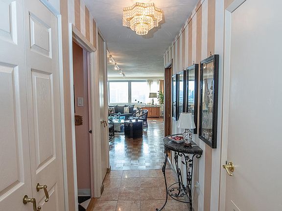 4th image of 2401 Pennsylvania Ave APT 18B28
