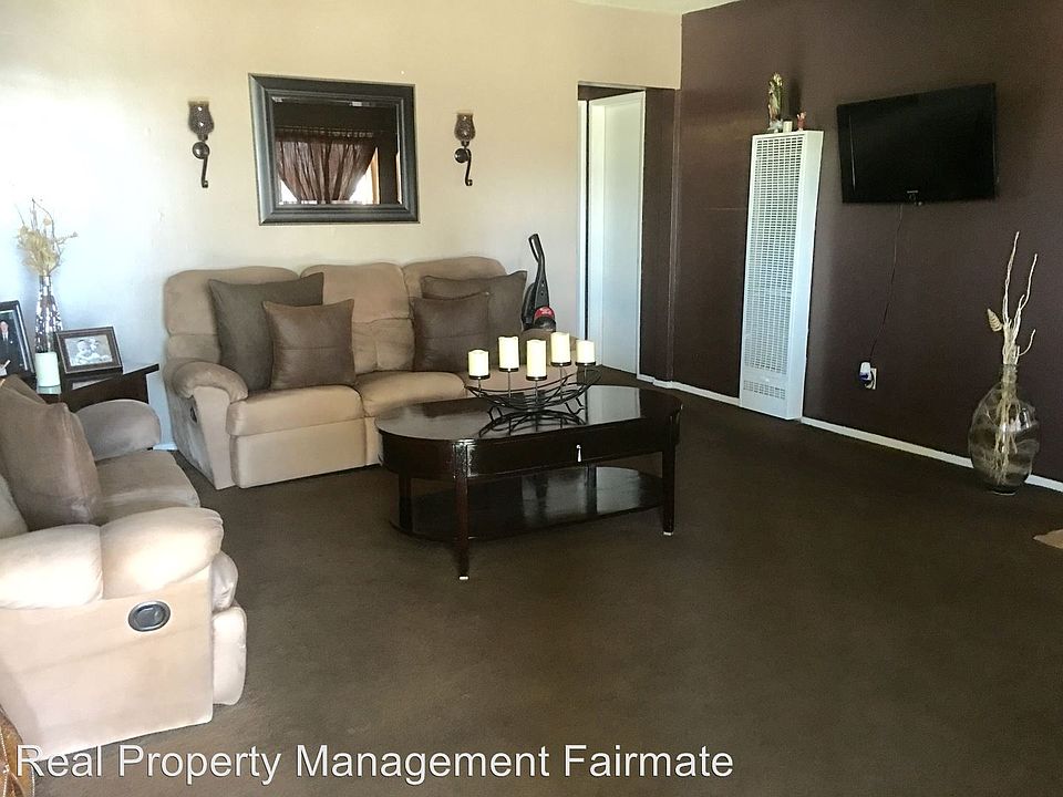 2nd image of 1162 Del Valle Ave