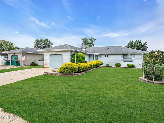5th image of 235 Barbados Drive N