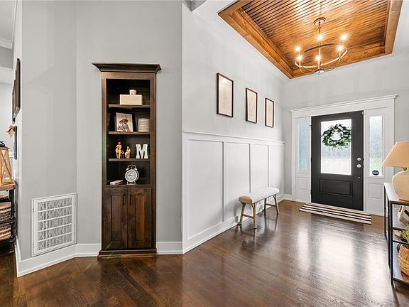 2nd image of 2104 Foxtail Dr