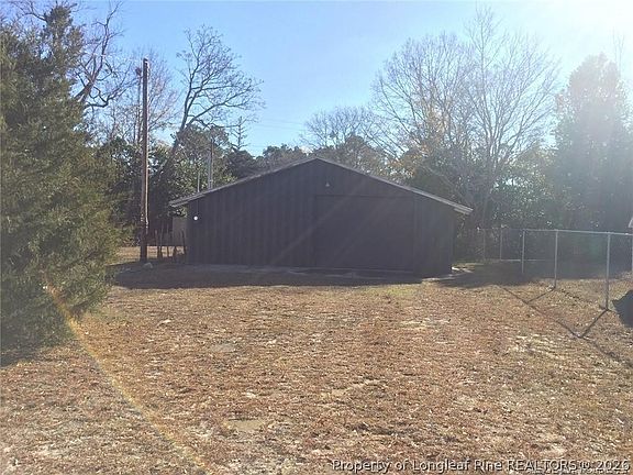 4th image of 4823 Arlington St