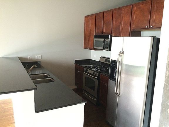 5th image of 1151 W 15th St Unit 303