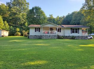 27 Glory Rd, Fayetteville, WV 25840