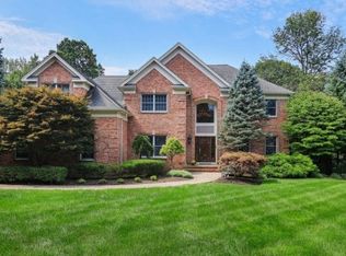 15 Strawberry Ln, Warren, NJ 07059