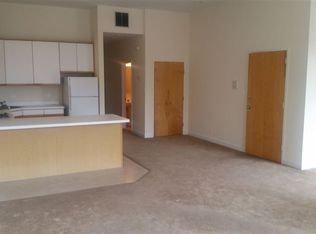 2865 N Clark St, Chicago, IL 60657