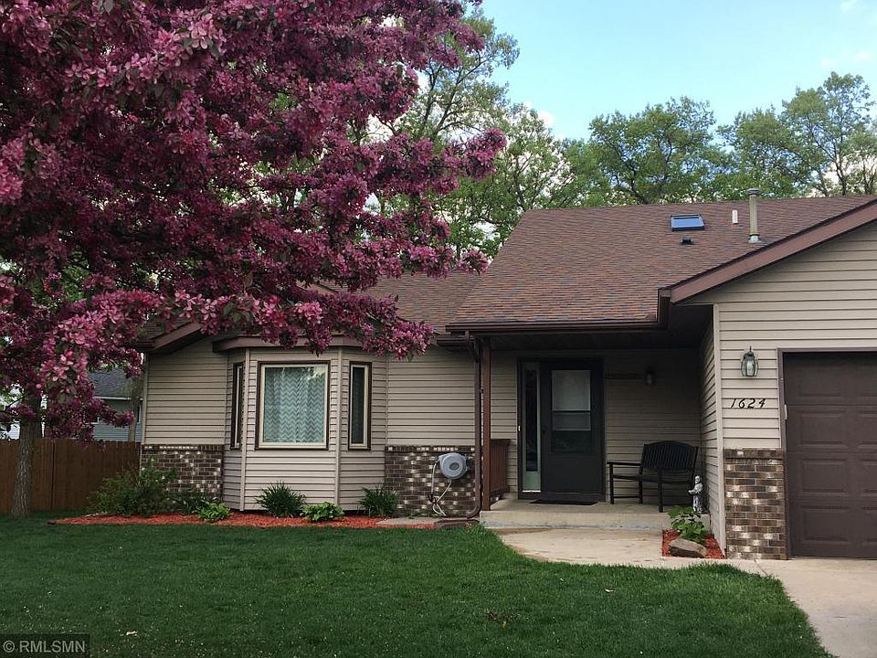 1st image of 1624 Summit Ave N