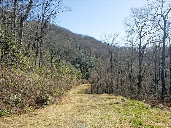 5th image of 100 Mountain Field Ln