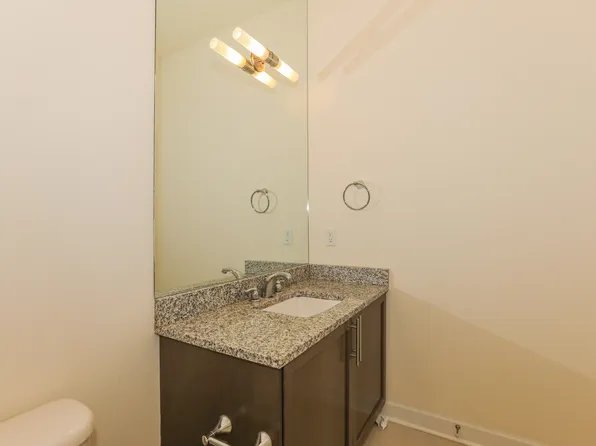 12 Main Street image 8 of 25