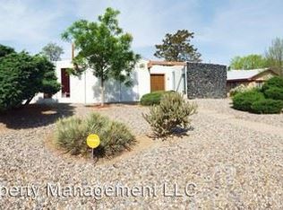 461 Graceland Dr SE, Albuquerque, NM 87108