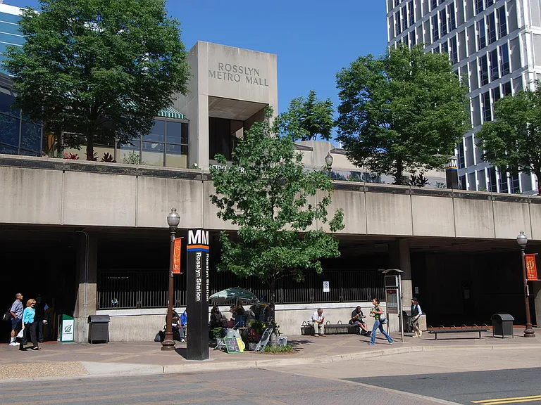amenity-rosslyn metro station-dsc_0607 (1)_06112026