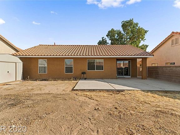 2nd image of 1209 Hickory Grove Cir