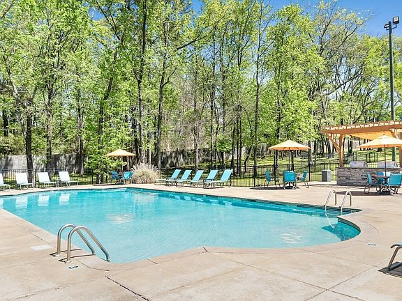 4th image of 701 Crest Valley Way #300-307