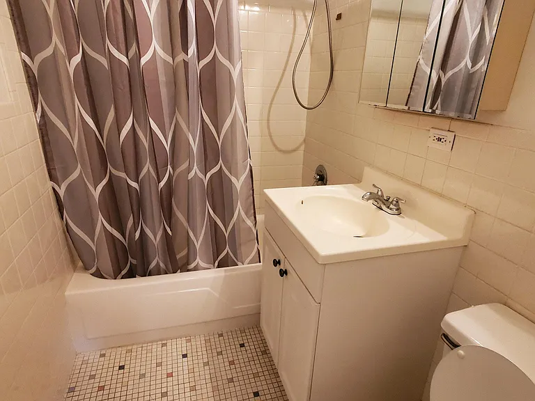 8974 N Western Ave — Photo 9