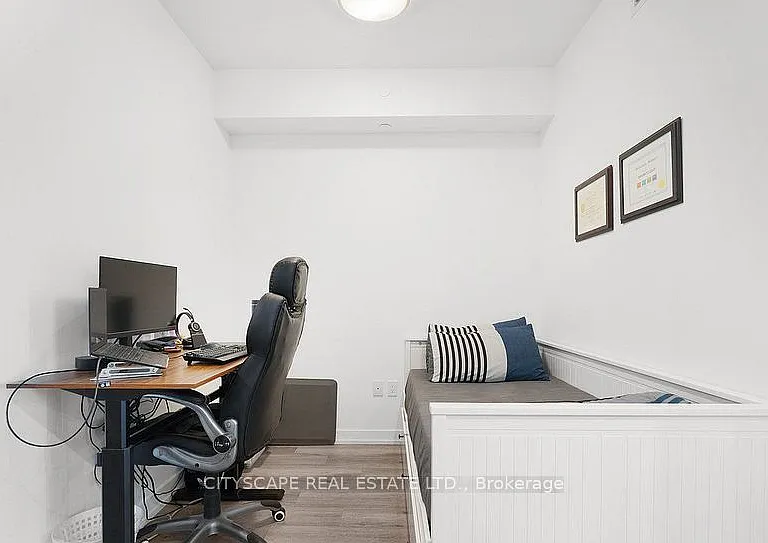 5 Wellington St S #814 — Photo 8