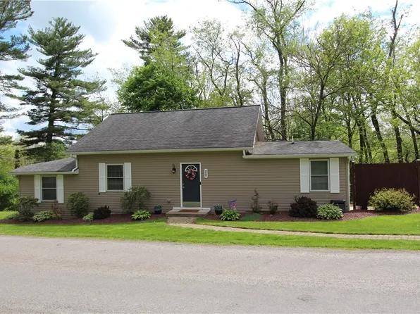 20 2nd St, Ligonier, PA 15658