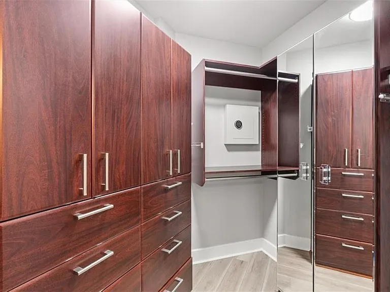 1080 Peachtree St NE #2110 — Photo 24