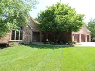 1546 Pine Lake Dr, Naperville, IL 60564