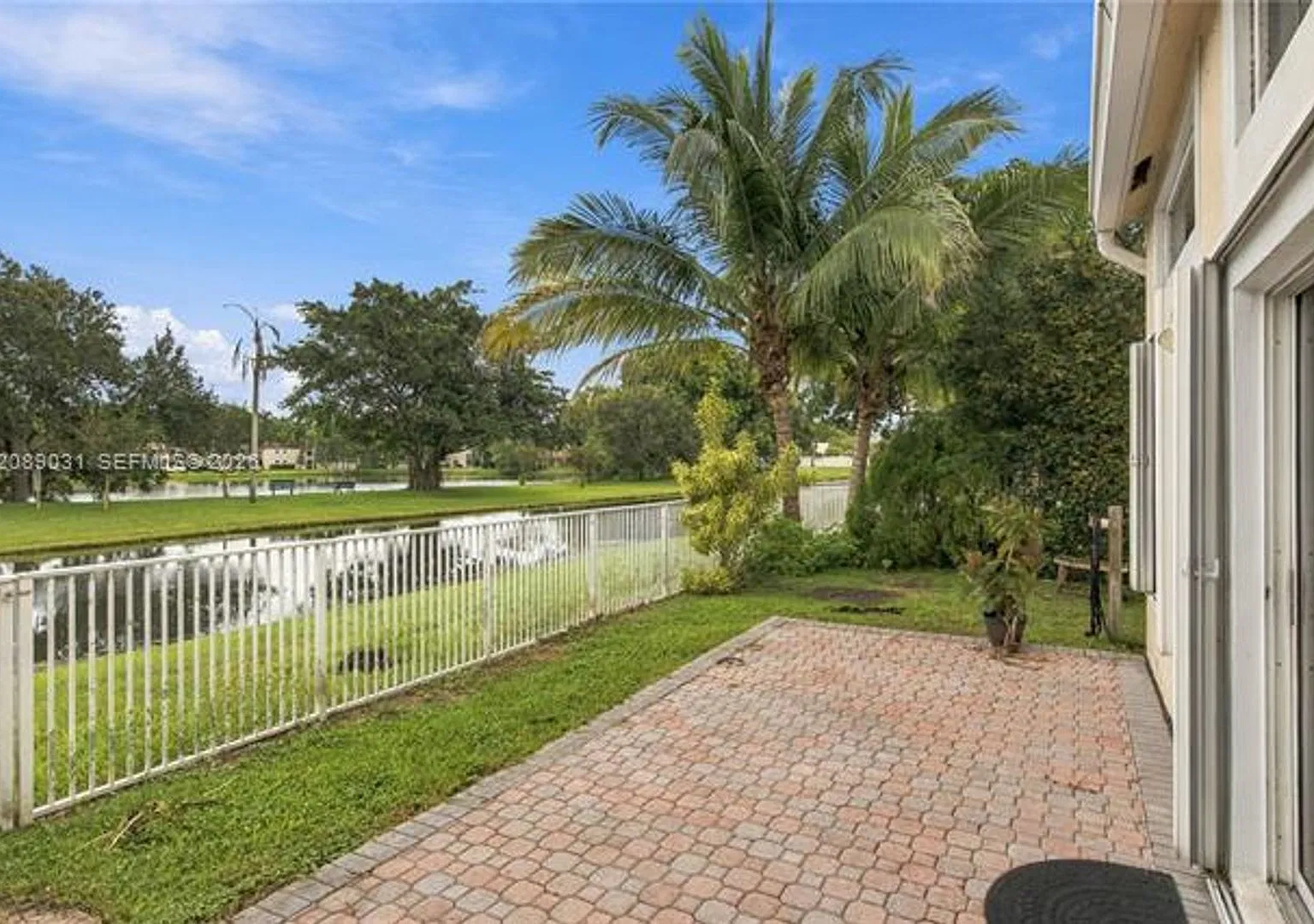 10000 NW 4th St # 10000, Plantation, FL 33324 — Photo 2