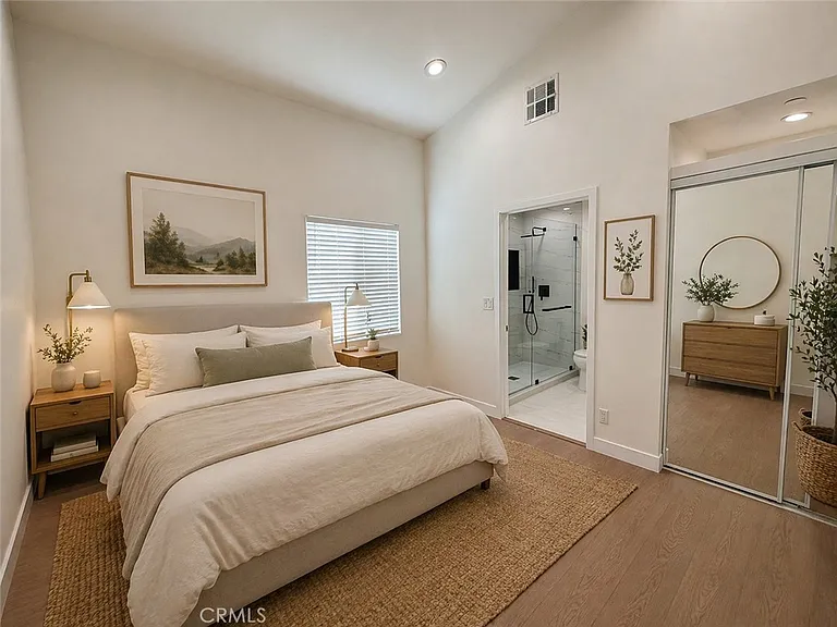 9132 Balcom Ave — Photo 9