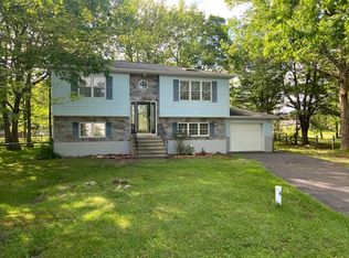 66 Mountain Dr, Mount Pocono, PA 18344