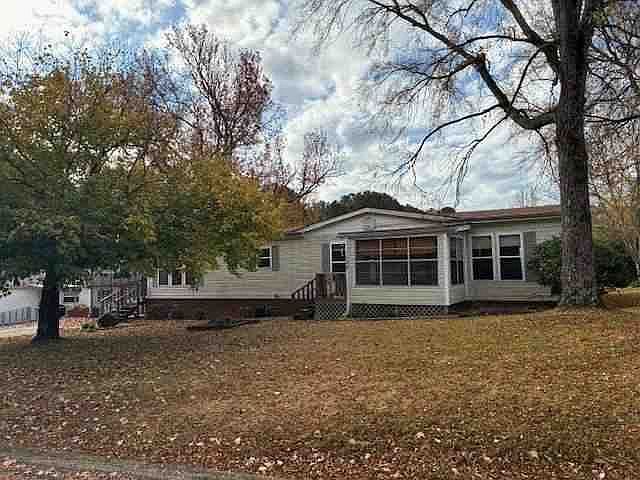 1st image of 104 Valiant St