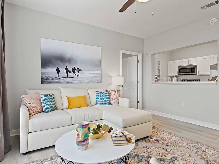 Elan Apartments — Photo 1