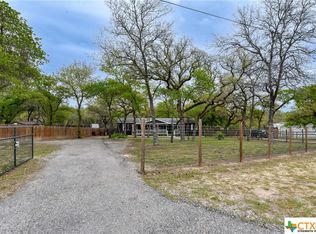 209 Encino Rio, Adkins, TX 78101