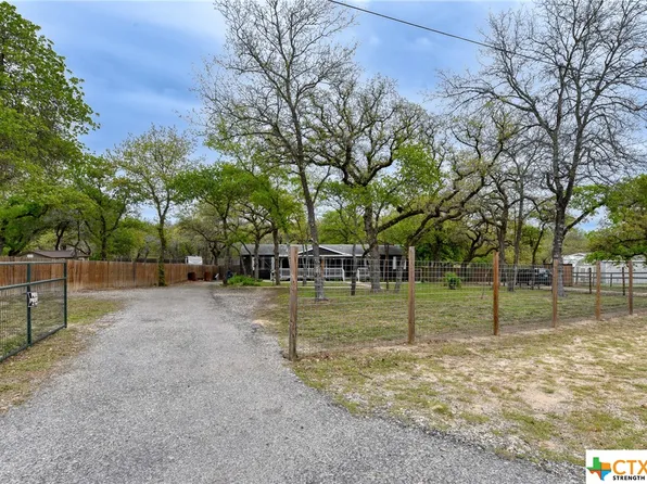209 Encino Rio, Adkins, TX 78101