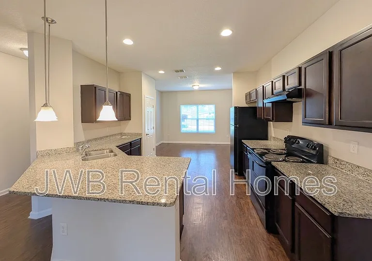 5539 Windermere Dr — Photo 2