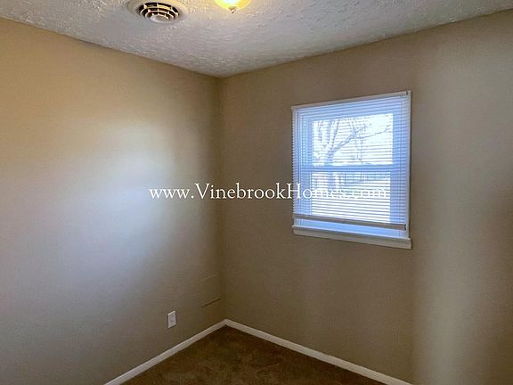 4th image of 2175 Kildare Ave