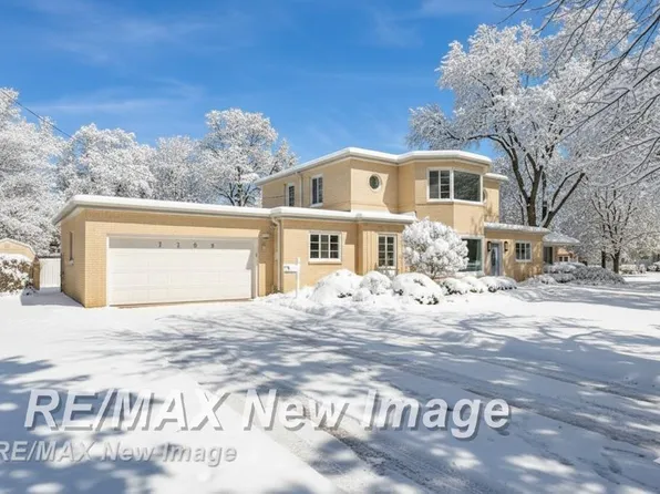 2309 Nurmi Dr, Bay City, MI 48708