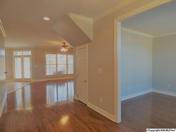 5th image of 104 Kinsman Cir
