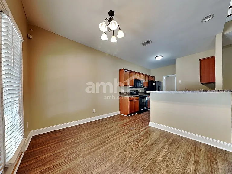 10900 Parkgate Ln — Photo 4