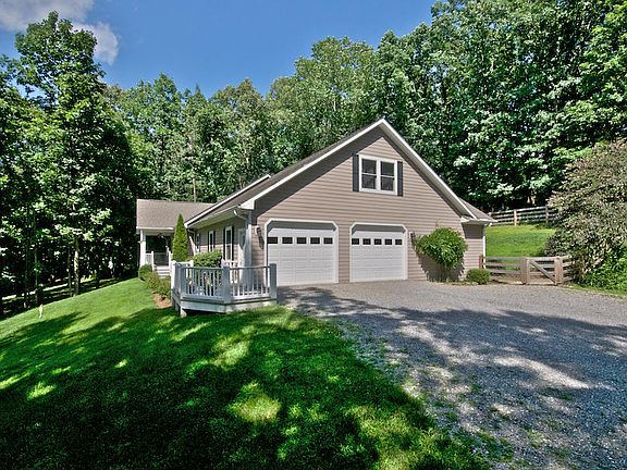 3rd image of 1730 Stuartsburg Rd