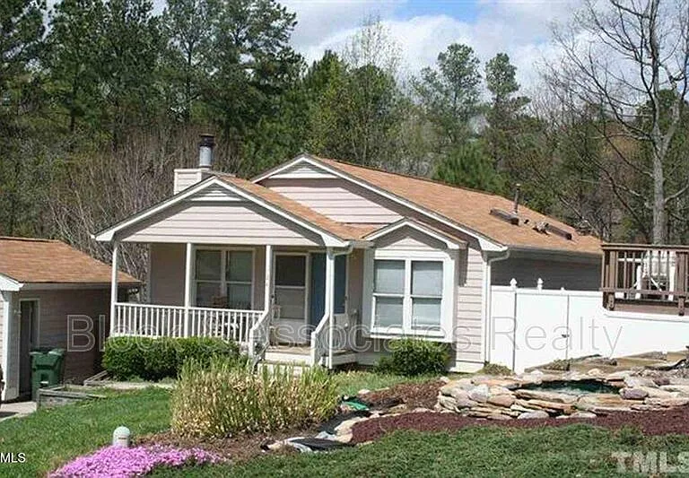 124 Oak Hill Loop — Photo 1