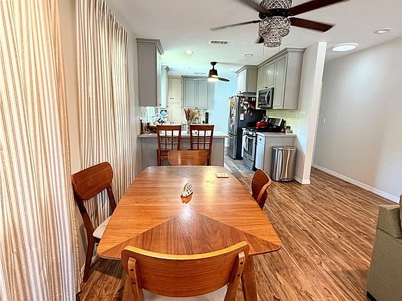 4th image of 3069 Magnolia Ave