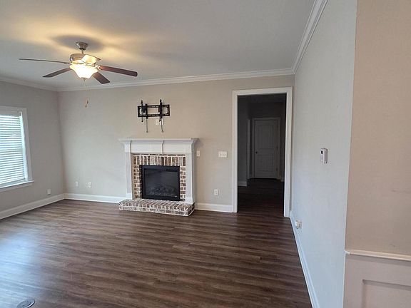 4th image of 2105 Thornbury Cv