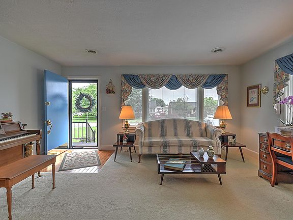 3rd image of 1533 Warpath Dr