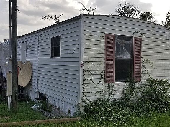 4th image of 5851 NE 107th Ct